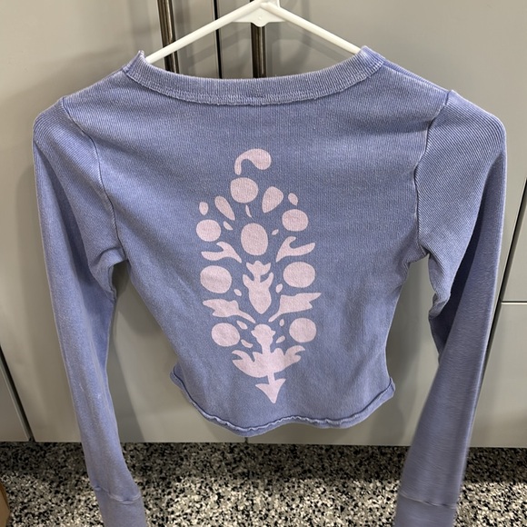 Free people Movement Movement Ribbed Long
Sleeve Logo Baby Tee - Picture 4 of 5